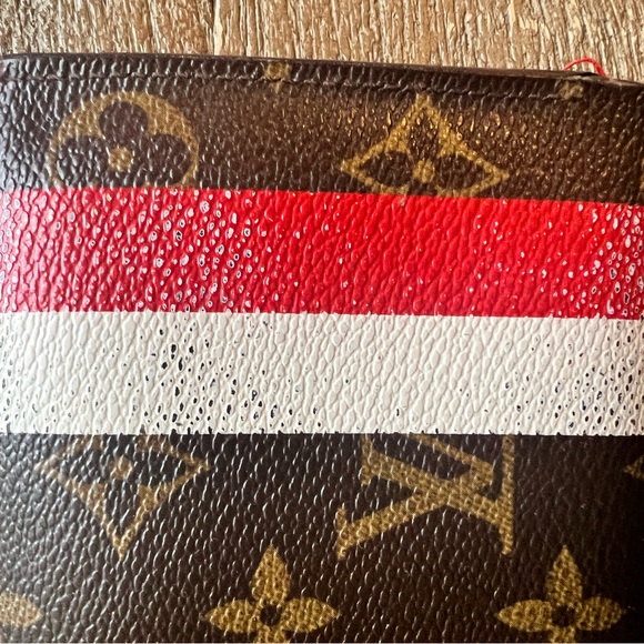 Authentic Louis Vuitton Monogram Wallet Limited Edition with Bellboy Porter - Picture 7 of 12